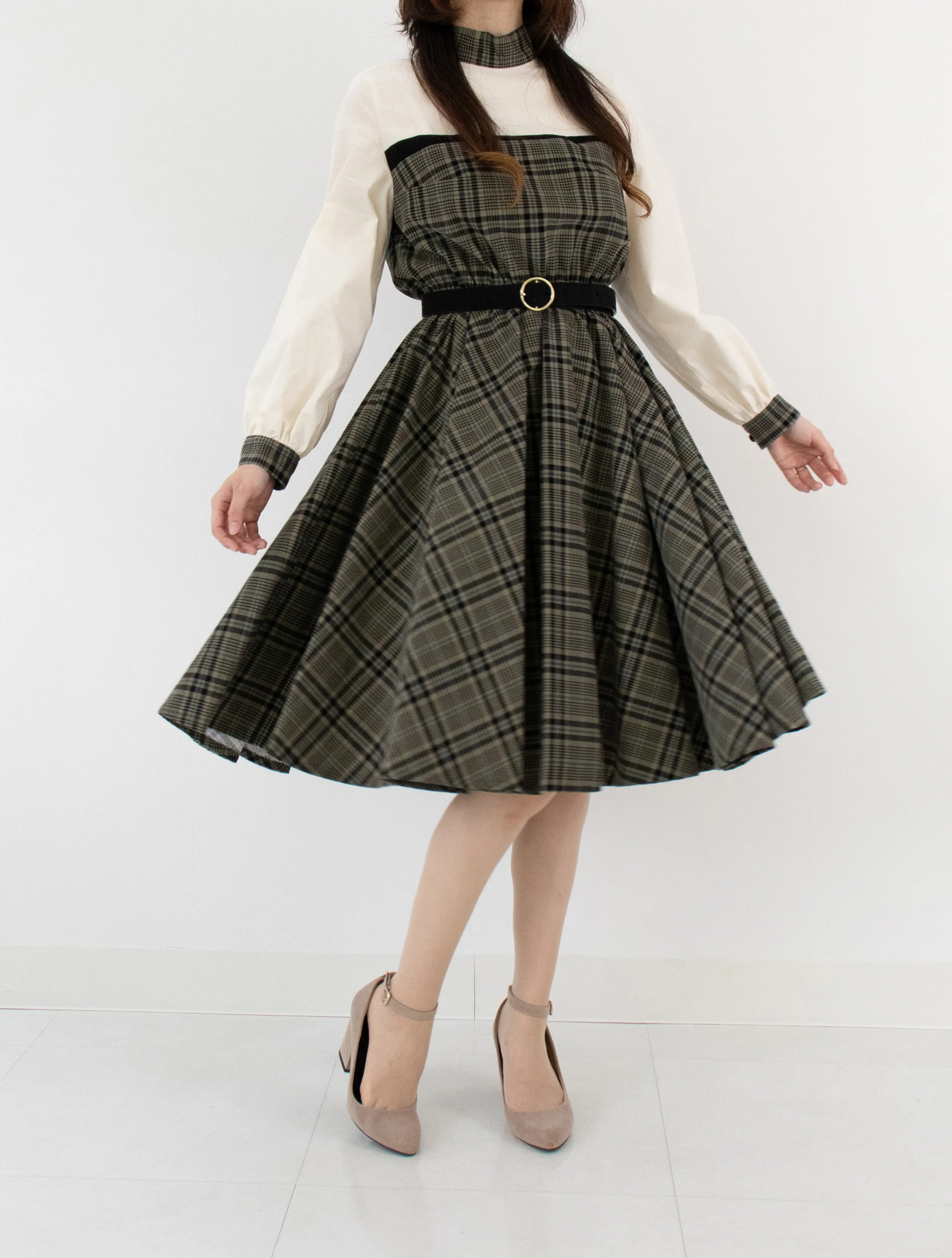 切り替えワンピース　カーキー